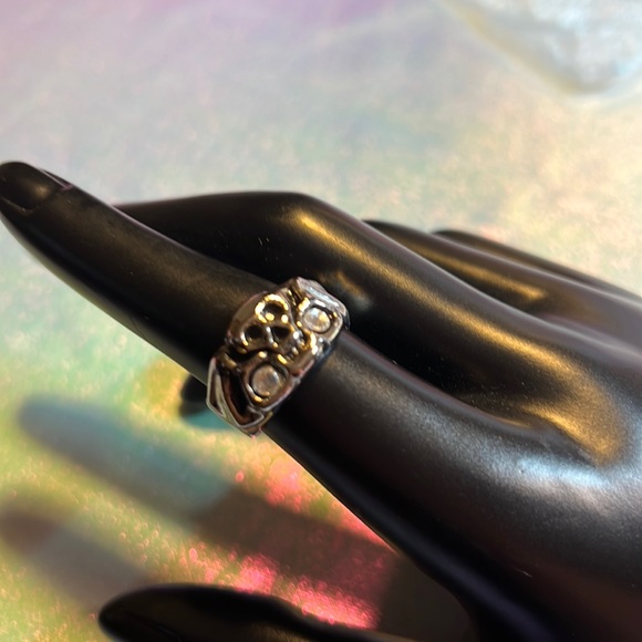 2 pairs adjustable Silver Tone SKULL rings - Picture 4 of 12